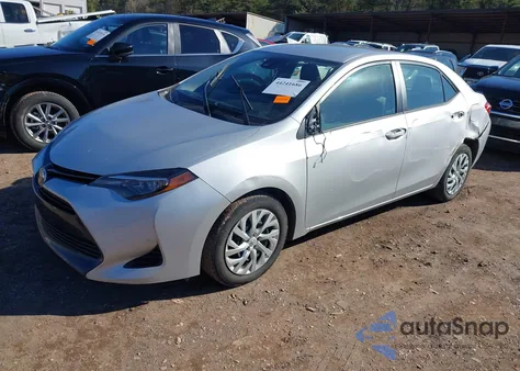 2017 Toyota Corolla Le z USA, uszkodzony, nr VIN 5YFBURHE2HP668918